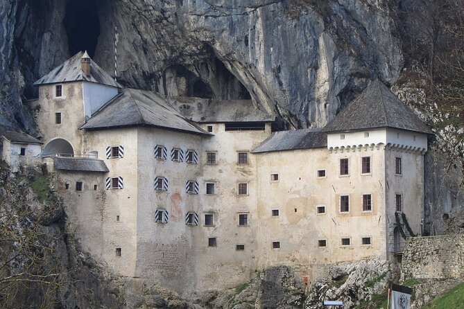 Escursione Grotta di Postumia & Castello di Predjama - Ingresso incluso