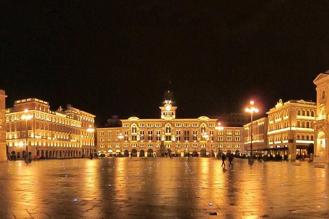 Tour privato a piedi di Trieste con un locale