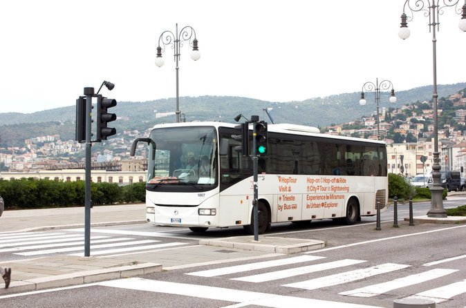 Tour di Trieste in autobus con audioguida