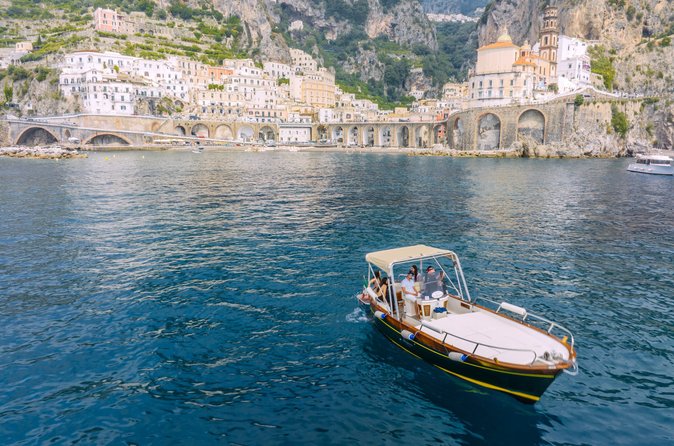Tour Privato in Barca Amalfi Coast o Capri