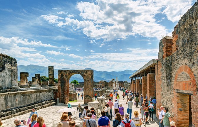 Pompei e Costiera Amalfitana dal Porto di Salerno