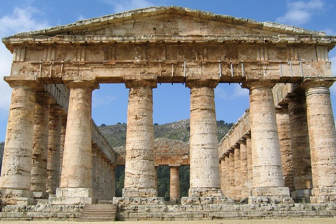 Escursione esclusiva di un'intera giornata alle saline di Segesta, Erice e Trapani da Palermo