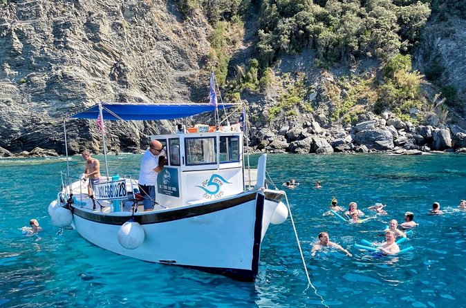 Tour in barca diurno delle Cinque Terre con gozzo tradizionale ligure