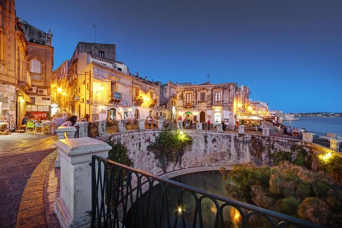 Tour privato a piedi di Siracusa con Arancino e Cannolo
