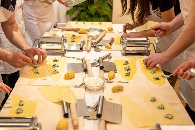 Corso di cucina a casa di Cesarina con degustazione a Siracusa