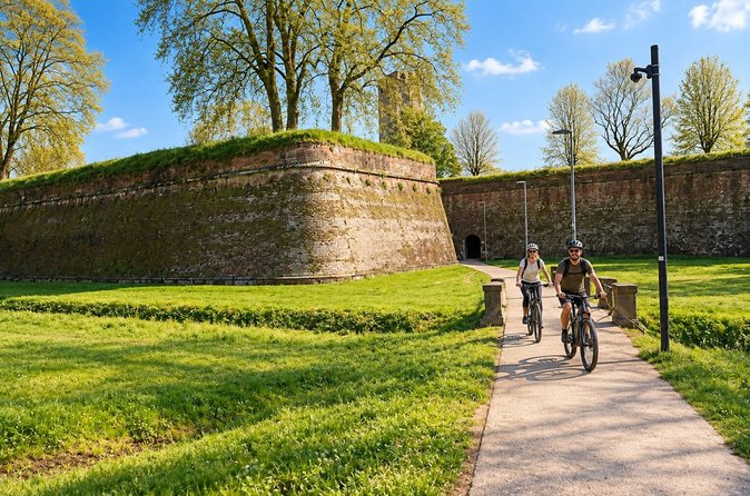 Lucca to Pisa E-bike tour virtual guided