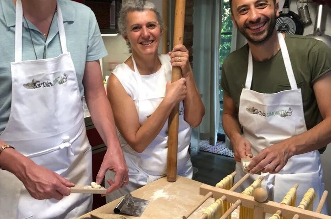 Autentica lezione di cucina a Cortona: pizza o gnocchi e pasta
