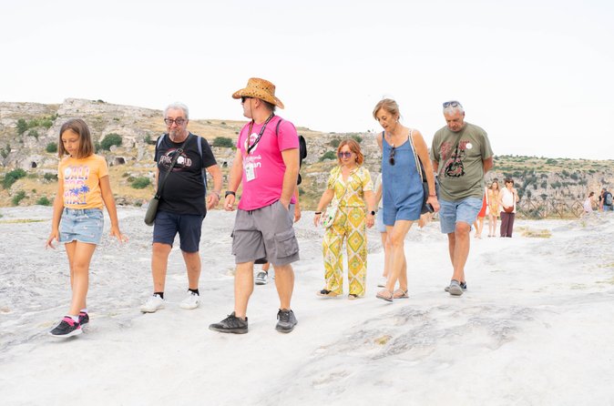Matera:Tour dei Sassi con le iconiche chiese scavate nella roccia