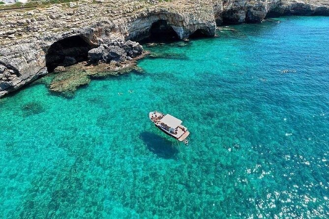 3 Ore Tour di Gruppo in Barca alle Grotte di Santa Maria di Leuca