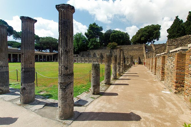 Pompei Salta la Coda Tour per Piccoli Gruppi con Guida Archeologica
