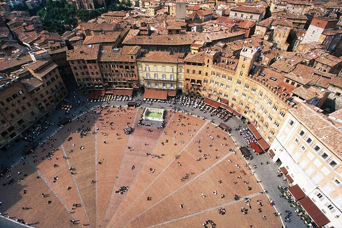 Tour per piccoli gruppi in Toscana: Siena e San Gimignano con pranzo in cantina