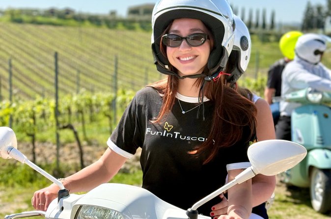 Vespa & Wine Tour Toscana, pranzo, borghi medievali, degustazione di vini