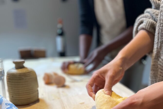 2 - Lezione di Cucina Pasta o Pizza in Famiglia ad Acqui Terme + vino