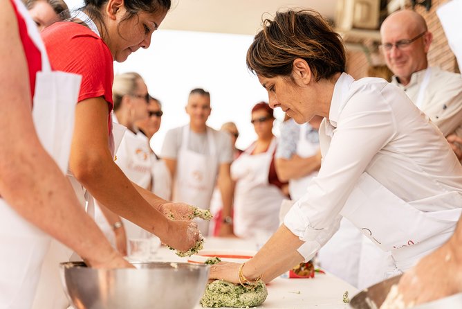 Cesarine: lezione di pasta e tiramisù in piccoli gruppi nel Chianti