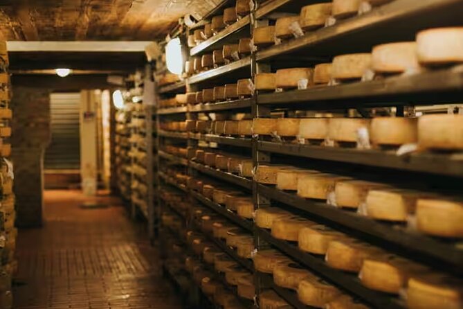 Esperienza del formaggio: Tour & Degustazione al Guffanti vicino al Lago Maggiore