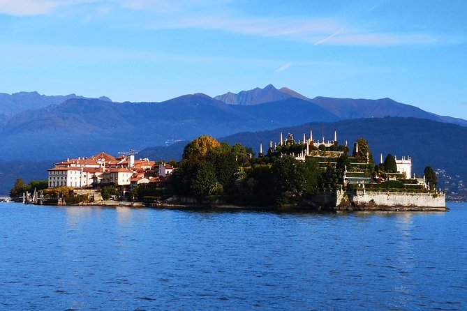 Un tour privato in barca unico dell'Isola Bella con la guida Micaela