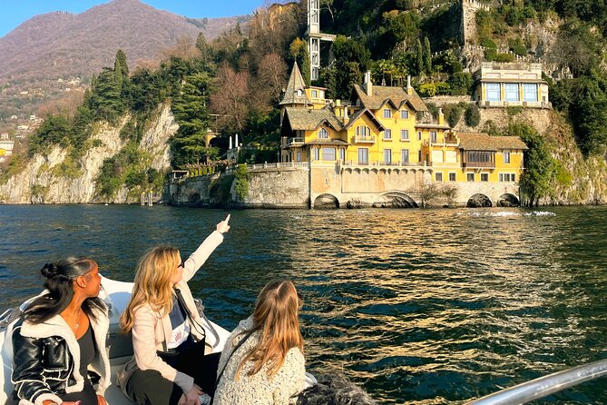 Lago di Como Tour in Barca Condiviso e Aperitivo con Prosecco