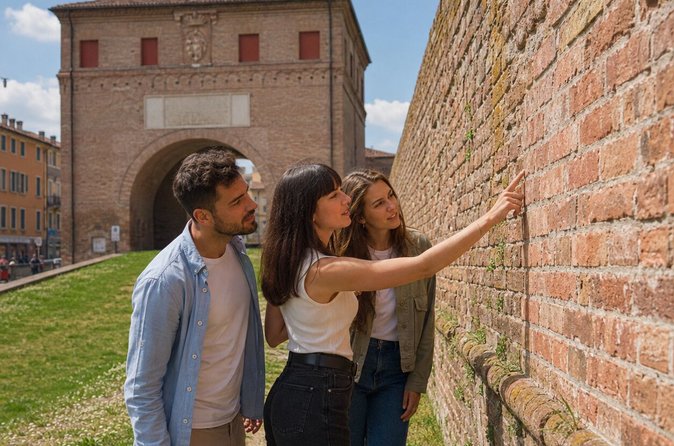 Segreti di Ferrara: Caccia al tesoro guidata da sé e tour a piedi