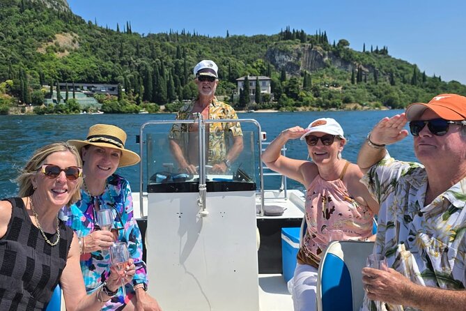 Tour privato in barca a Isola del Garda con degustazione di vini e cibi