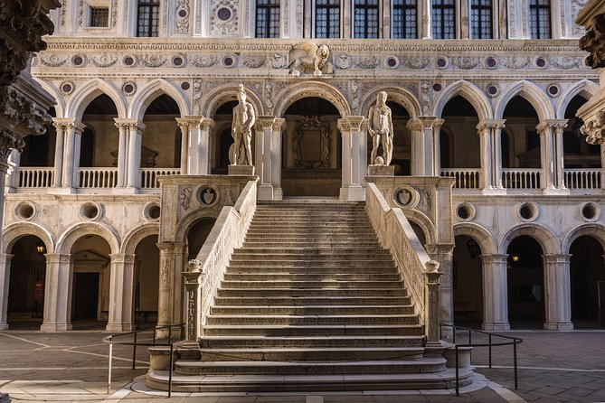 Palazzo Ducale: Ingresso prioritario (Biglietto esclusivo rimborsabile)
