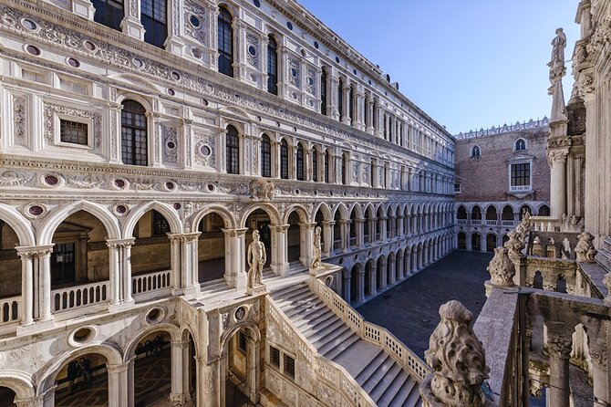 Venezia: tour guidato del Palazzo Ducale con biglietti e gondola opzionale