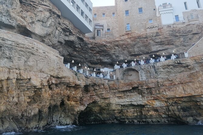Monopoli Tour condiviso in Barca Gozzo alle grotte di Polignano