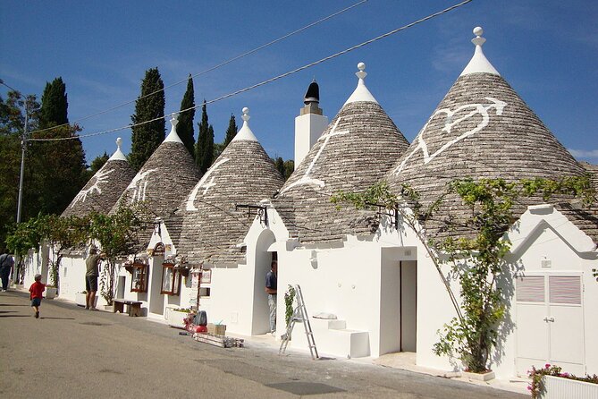 Passeggiata tra i Trulli: Tour Guidato a Piedi di Alberobello