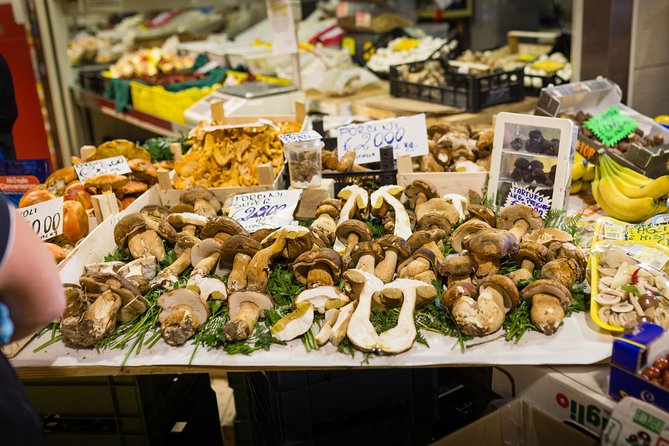 Tour del mercato per piccoli gruppi e lezione di cucina a Trento