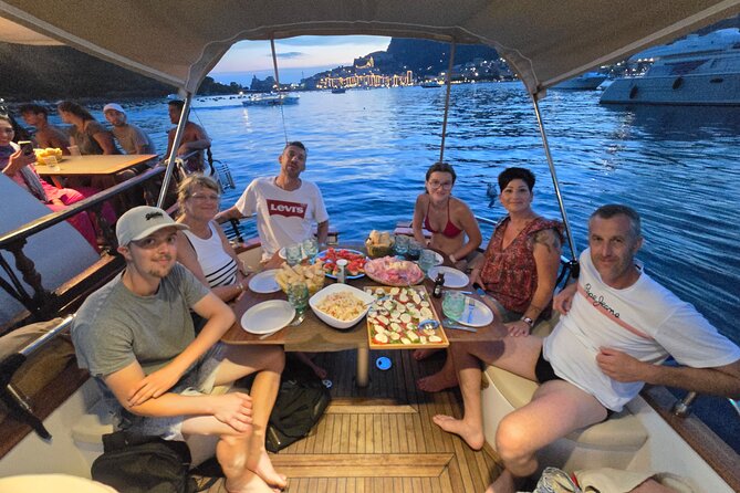 Tour di Apericena al Tramonto e Cena In Barca