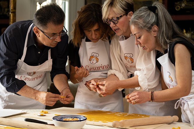 Bologna : Classe di pasta, tiramisù o lasagne con vino