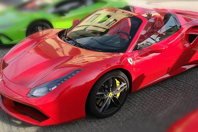 Esperienza di un'intera giornata Ferrari con Test-Drive a Maranello, Italia