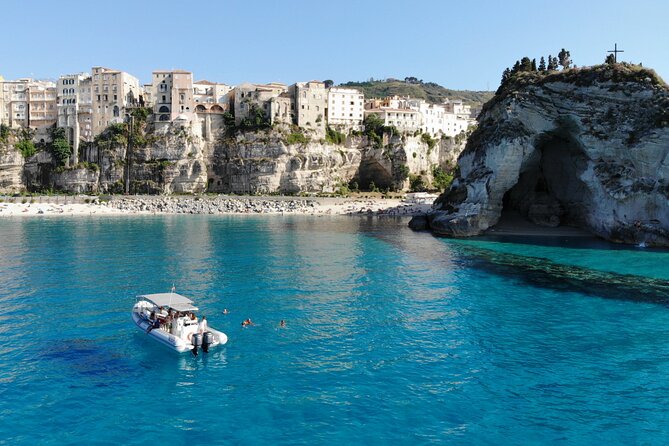 tour privato con skipper da Tropea a Capo Vaticano con aperitivo