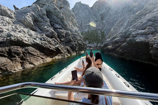 Tour in Barca Tropea e Capo Vaticano con Soste Bagno