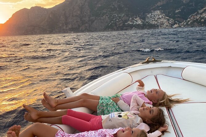 Tour privato: crociera al tramonto in Costiera Amalfitana da Positano