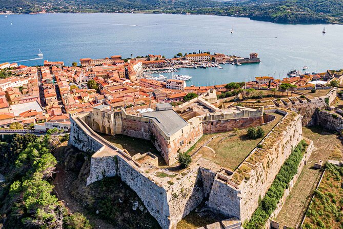 Tour di E-Bike a Portoferraio e Degustazione Vini
