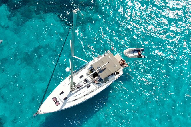 Crociera in barca a vela nell'Arcipelago della Maddalena dalla Maddalena