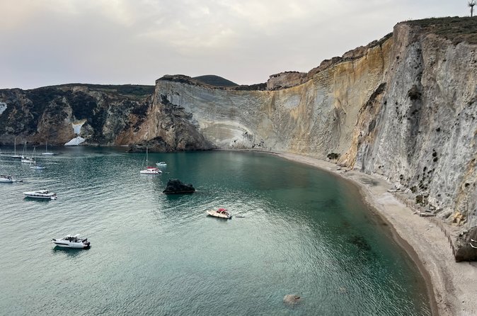 Tour in barca da Terracina Ponza con pranzo in traghetto opzione snorkeling