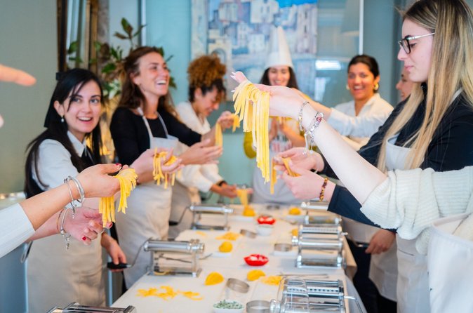 Genoa Ravioli, Fettuccine & Tiramisù Class con vino pregiato
