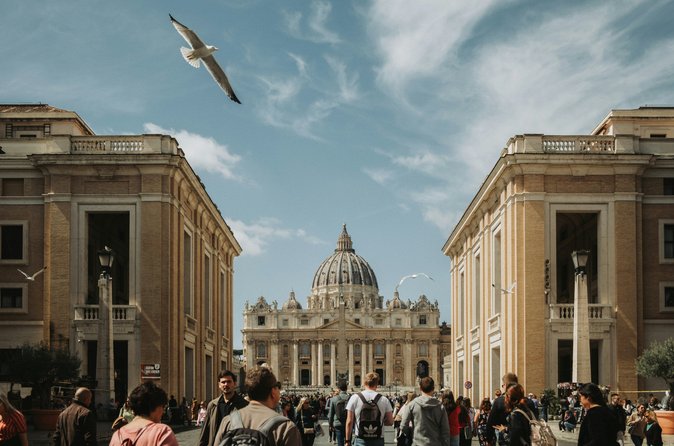 Basilica di San Pietro, ingresso sotterraneo e cupola con app audio