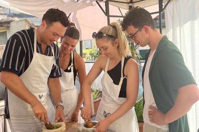 Rooftop Cooking Class a Genova : Pesto, Pasta Fresca & Vino