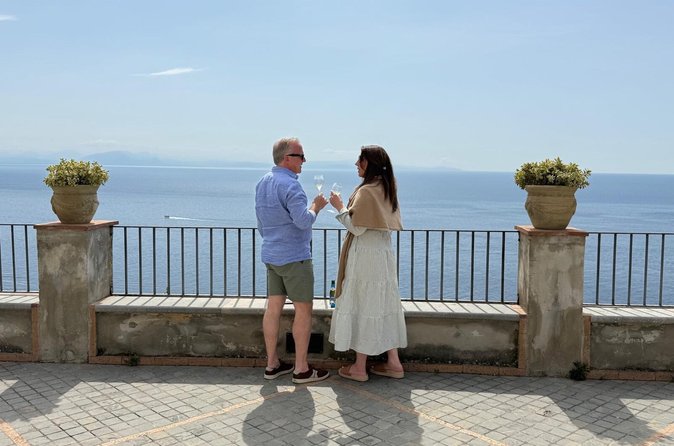 Tour privato giornaliero della Costiera Amalfitana da Sorrento o Napoli