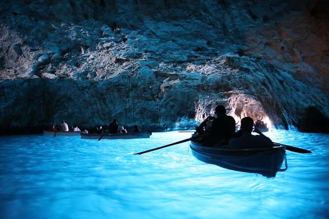 Tour in barca della Grotta Azzurra e Capri con aperitivo e snorkeling