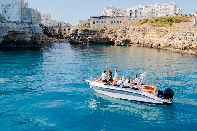 Tour Condiviso in Barca a Polignano a Mare con Aperitivo