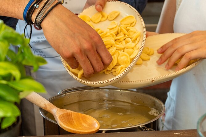 Pranzo in Masseria Pasta Making Experience