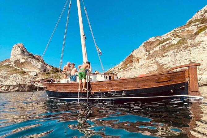 Cagliari boat tour: 4 swim stops, snorkeling & Sardinian aperitif