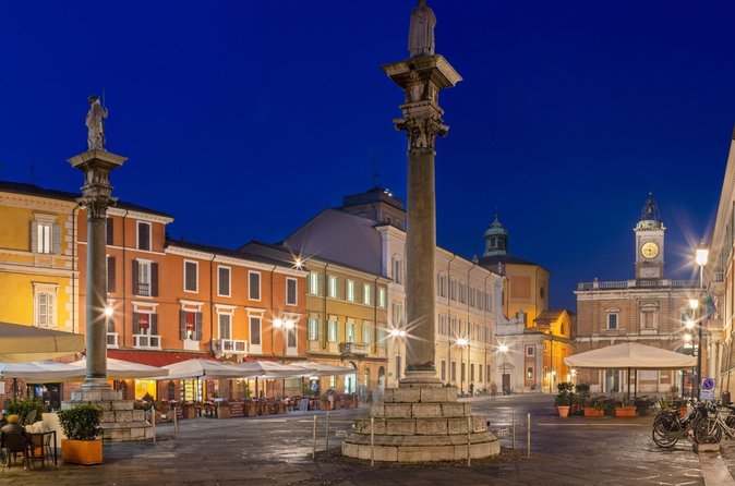 Ravenna caccia al tesoro & Highlights tour a piedi autoguidato