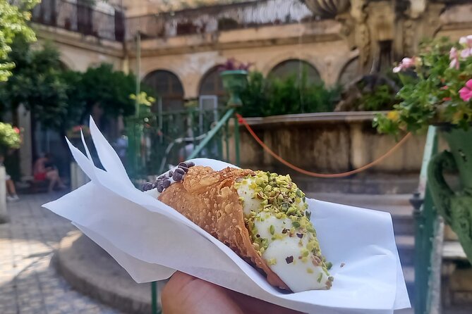 Taormina: Tour Siciliano Street Food & Wine di Do Eat Better